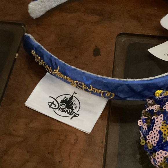 Disney world pass holder Minnie ears - Picture 2 of 3